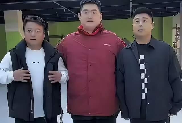 的表演, 视频中的他 的表演, 视频中的他